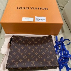 NIB Louis Vuitton Toilet 26